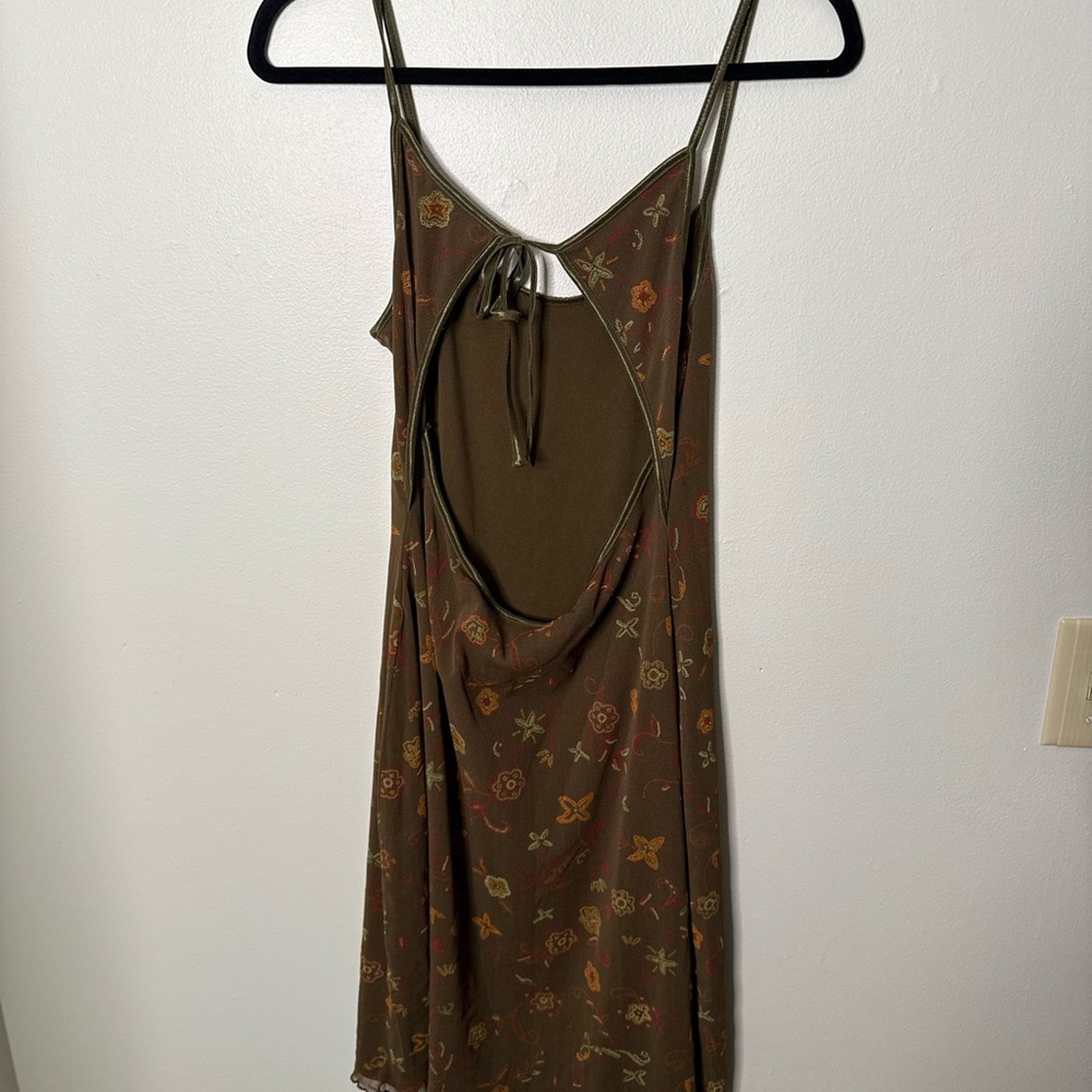 Vintage Floral Patterned Dress - Picture 2 of 3